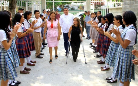 Bilingüismo en educación, clave para una Barranquilla competitiva: Alcaldesa